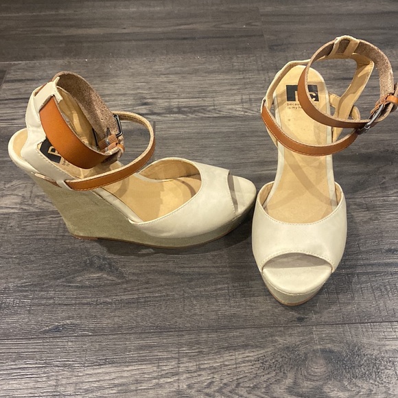 BC Footwear Wedge - Picture 2 of 6